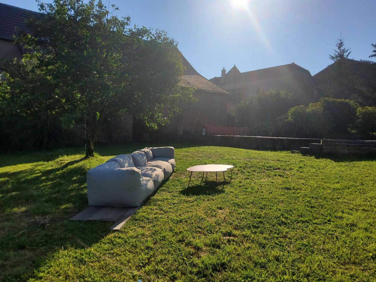 Bed and Breakfast La Parenthese A Etrigny Exterior foto